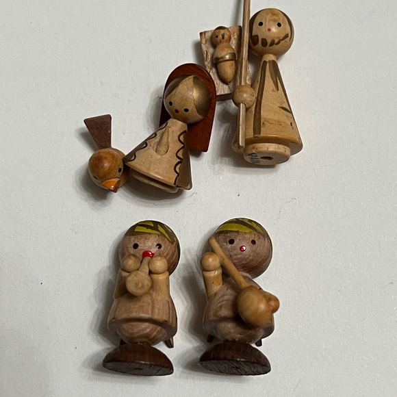 Miniature Musical Angel & Nativity Sets - Picture 12 of 12